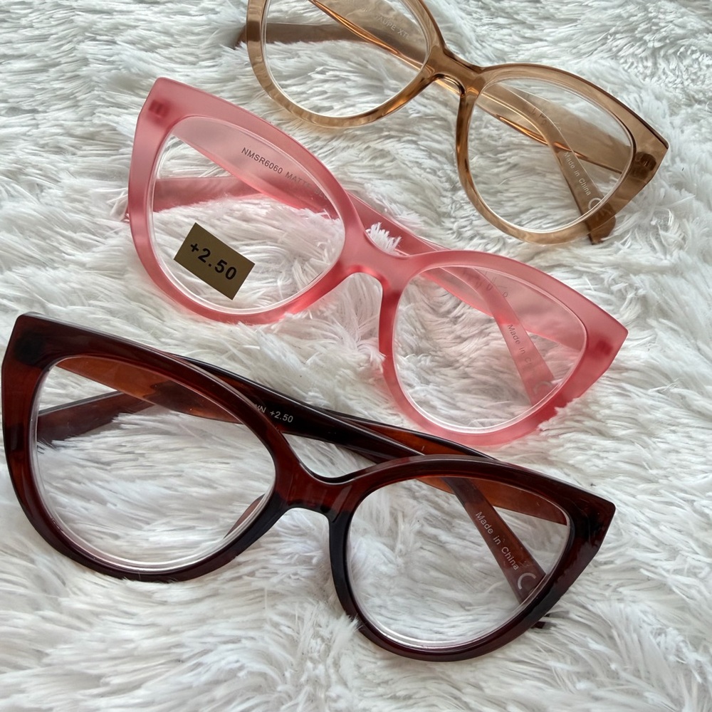 Stylish Cat-Eye readers Glasses Set